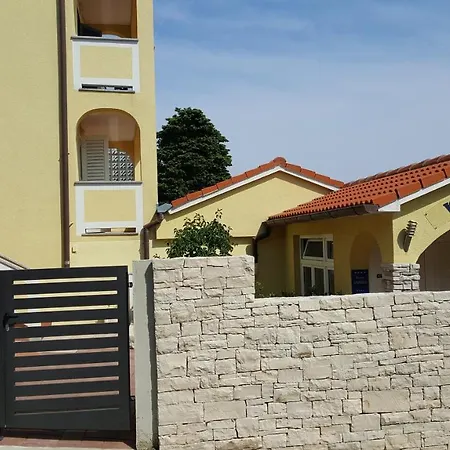 Premium Appartments Suha Punta *